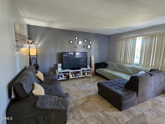 Detail Gallery Image 2 of 4 For 734 W Hemlock St, Port Hueneme,  CA 93041 - 2 Beds | 1 Baths