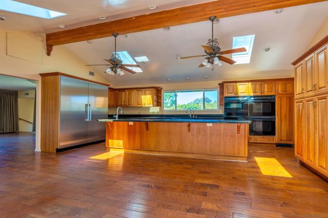 7835 La Jolla Vista Drive, La Jolla CA: https://media.crmls.org/mediaz/56de5c1b-391c-4a67-b028-bce69730f6cb.jpg