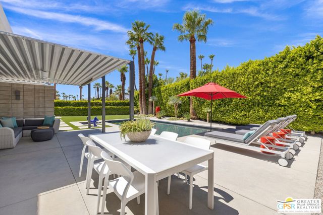 1449 N Via Miraleste, Palm Springs CA: https://media.crmls.org/mediaz/56df3efb-d1d8-46b8-98b3-5f1f2f573f95.jpg