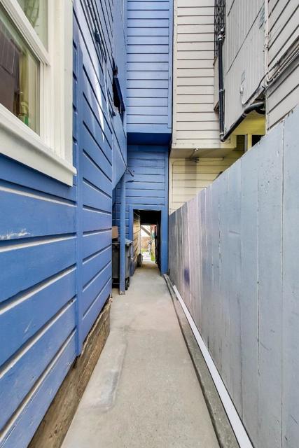 811 Oak Street, San Francisco CA: https://media.crmls.org/mediaz/56e02c1c-ce7b-4c0c-8842-a3e4176ae9d4.jpg