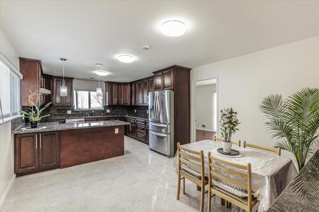 7381 Furlong Avenue, Gilroy CA: https://media.crmls.org/mediaz/56e11d71-6dbf-443f-9ed8-0214051947cf.jpg