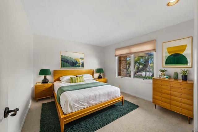 9351 La Jolla Farms Rd, San Diego CA: https://media.crmls.org/mediaz/56e17369-73e0-4ed2-abe3-433ece5dfd49.jpg