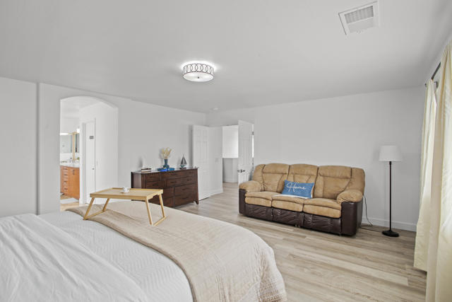 Image 23 of 33 For 83684 San Mateo Avenue