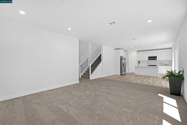 2722 Cowell Rd, Concord CA: https://media.crmls.org/mediaz/56e257d3-993f-4de6-9a1c-734d1d6fe506.jpg