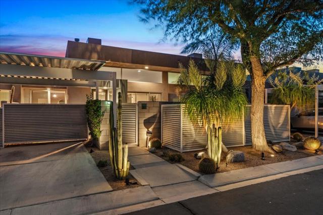 3617 Quiet Side Street, Palm Springs CA: https://media.crmls.org/mediaz/56e2c150-f347-4e42-b7b7-09b3a488f26b.jpg