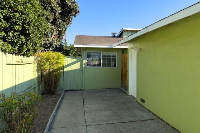 608 Balfour Drive, San Jose CA: https://media.crmls.org/mediaz/56e2cb11-9c7e-4478-b834-da33e0e518c8.jpg