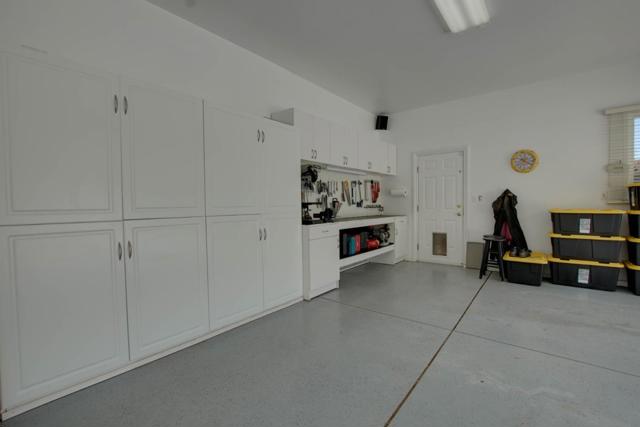 303 Taryn Court, Hollister CA: https://media.crmls.org/mediaz/56e305c0-0779-414f-ac22-328d21405ff8.jpg
