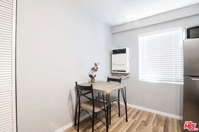 930 Fraser Avenue, Los Angeles CA: https://media.crmls.org/mediaz/56e30da1-f3ee-4f7e-9fe6-22d2c5a970e7.jpg