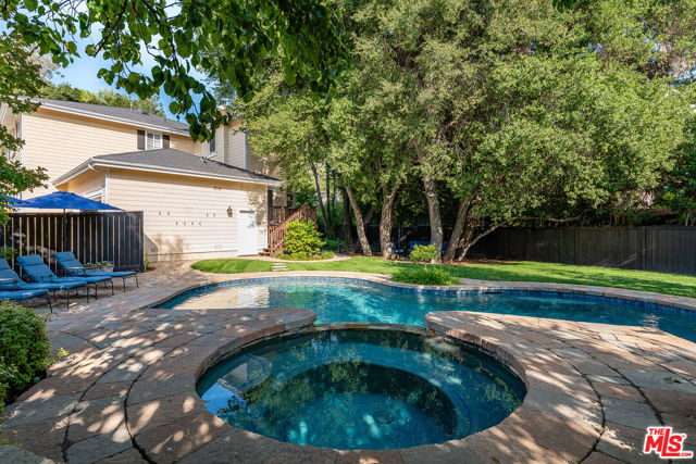 23040 Blue Bird Drive, Calabasas CA: https://media.crmls.org/mediaz/56e36719-efbe-40ca-91c1-7cde5e15724a.jpg