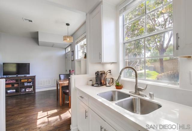 3534 Caminito El Rincon, San Diego CA: https://media.crmls.org/mediaz/56e3b6cc-ef38-4223-9e31-026adc2b123b.jpg