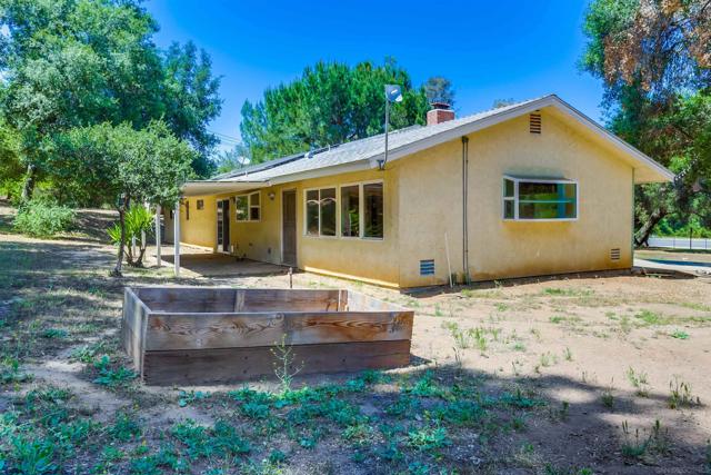 30180 Lilac Rd, Valley Center CA: https://media.crmls.org/mediaz/56e40f52-42be-4f9c-9de7-fb8b63aae81a.jpg