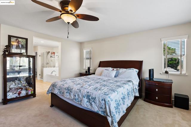 115 Tennyson Ct, Discovery Bay CA: https://media.crmls.org/mediaz/56e55640-9400-4fb7-b2a2-8ec807f7b8f4.jpg