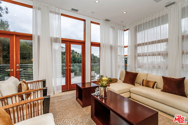 1929 N CURSON Place, Los Angeles CA: https://media.crmls.org/mediaz/56e69b1c-9695-4d5f-9612-417783368659.jpg