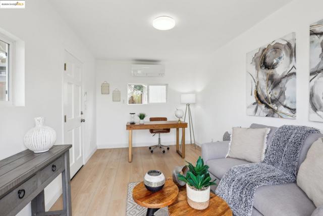 22882 Upland Way, Hayward CA: https://media.crmls.org/mediaz/56e7e1a5-bcef-4ecc-beb2-7dd9ae69d75f.jpg