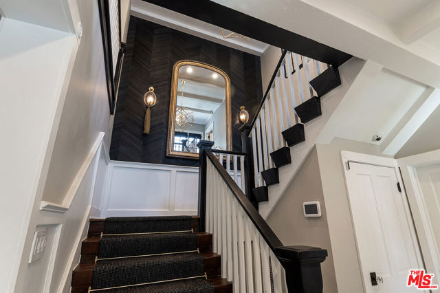 908 Malcolm Avenue, Los Angeles CA: https://media.crmls.org/mediaz/56e8279c-8dba-4143-9ac7-87e7d60729c0.jpg