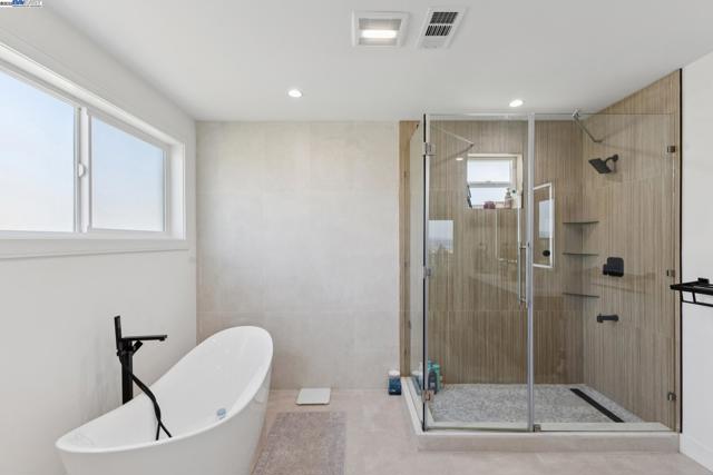 3606 Sarita St, Hayward CA: https://media.crmls.org/mediaz/56e88096-2915-4194-829f-853d5fc0e68a.jpg