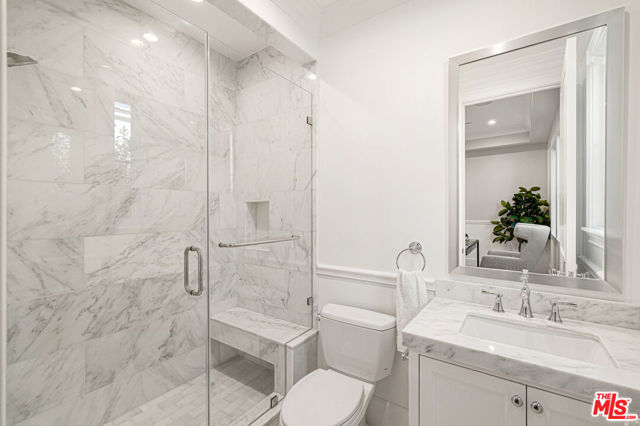 813 N Spaulding Avenue, Los Angeles CA: https://media.crmls.org/mediaz/56e8a090-40ce-46b2-af02-005e72e477c6.jpg