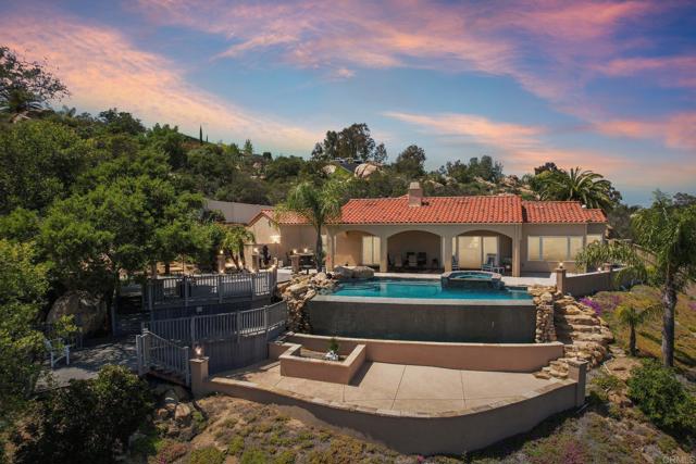 944 Rainbow Crest Road, Fallbrook CA: https://media.crmls.org/mediaz/56e8cbf2-7de5-49f1-a356-9d19a8dfa738.jpg