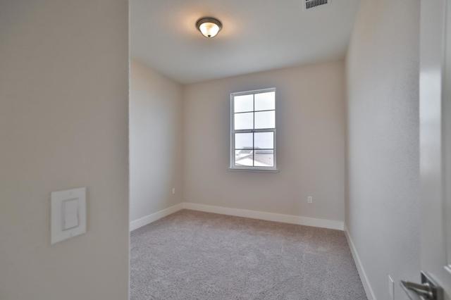 591 Santa Lucia Way, Marina CA: https://media.crmls.org/mediaz/56e92dbd-1b7e-4604-9d9a-baafdff4377f.jpg