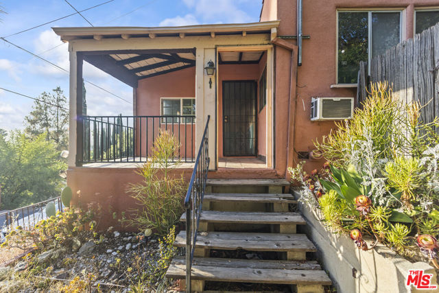 4958 Loleta Avenue, Los Angeles CA: https://media.crmls.org/mediaz/56e95a8a-c330-4631-ad42-4f42ad31abdd.jpg