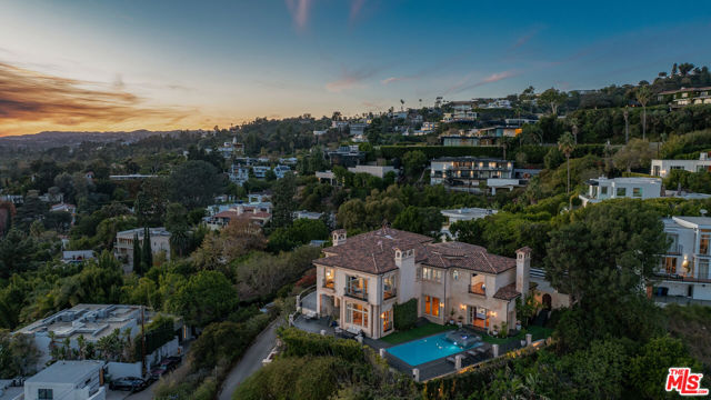 1260 St Ives Place, Los Angeles CA: https://media.crmls.org/mediaz/56ea1cf5-aed8-46fc-a01b-c53ae1b04e96.jpg