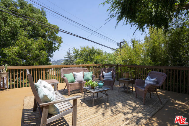353 Mavis Drive, Los Angeles CA: https://media.crmls.org/mediaz/56ea27c1-0d33-4b2b-a061-84d810da7954.jpg