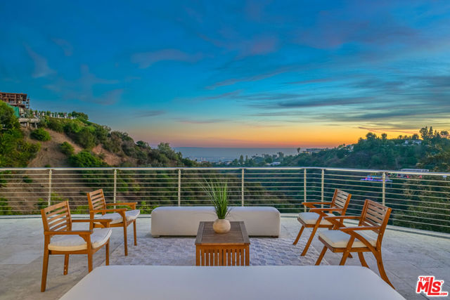 Drew Fenton | 1121 Roberto Lane Los Angeles CA | MLS: 7531913 Drew Fenton | 1121 Roberto Lane Los Angeles CA | MLS: 7531913