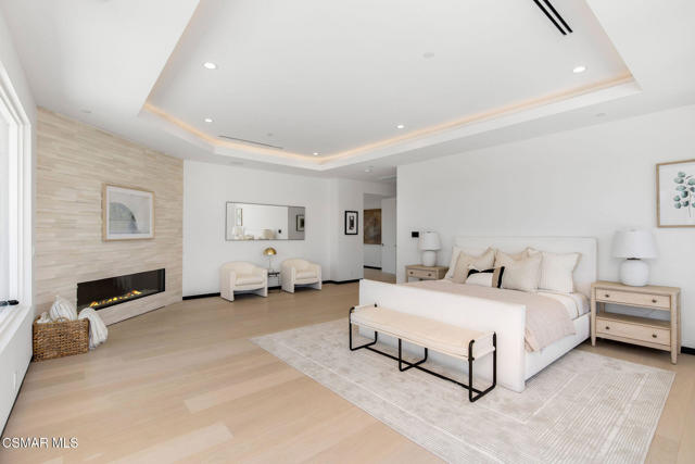 118 Giles Road, Lake Sherwood CA: https://media.crmls.org/mediaz/56eaa462-cf3c-4d49-aa11-de3425adde83.jpg