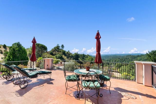 2053 Weston Road, Scotts Valley CA: https://media.crmls.org/mediaz/56eb1199-8752-4601-946e-c3e07ce27ab5.jpg