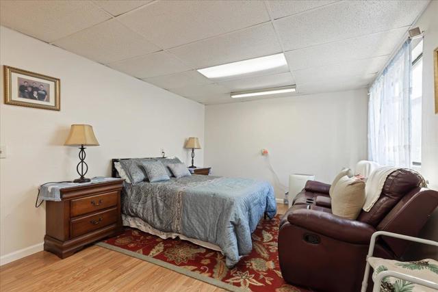 490 Chesapeake Terrace, Brentwood CA: https://media.crmls.org/mediaz/56eb6ecf-151d-40f7-861c-bd0c3fca14d4.jpg