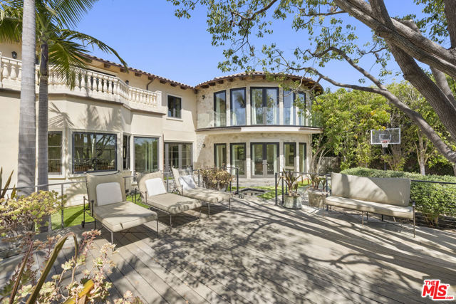 2325 Duxbury Circle, Los Angeles CA: https://media.crmls.org/mediaz/56ec9273-9783-4097-97f8-5daa52b04816.jpg