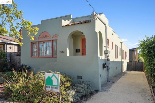 1516 Blake St, Berkeley CA: https://media.crmls.org/mediaz/56eca05f-95eb-4a6f-9c8d-ccba0335a687.jpg