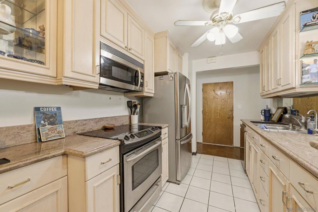 2364 Torrey Pines Rd. - photo 6