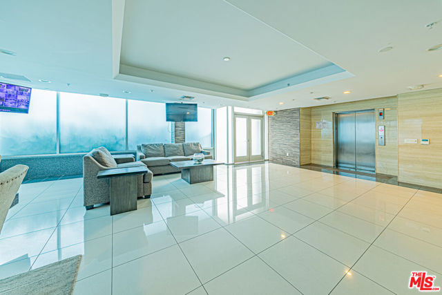 903 S New Hampshire Avenue, Los Angeles CA: https://media.crmls.org/mediaz/56ed9586-dc90-4d8f-83bf-eda49d2db0c2.jpg