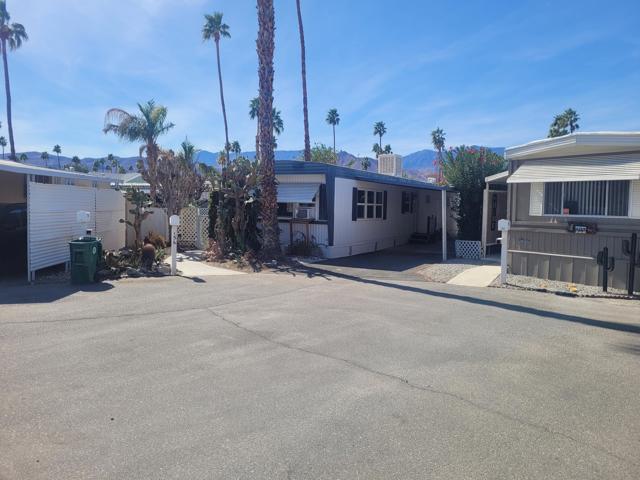 136 Coyote, Cathedral City CA: https://media.crmls.org/mediaz/56eda8c1-3926-49c4-82ea-2e49ef8e79b0.jpg
