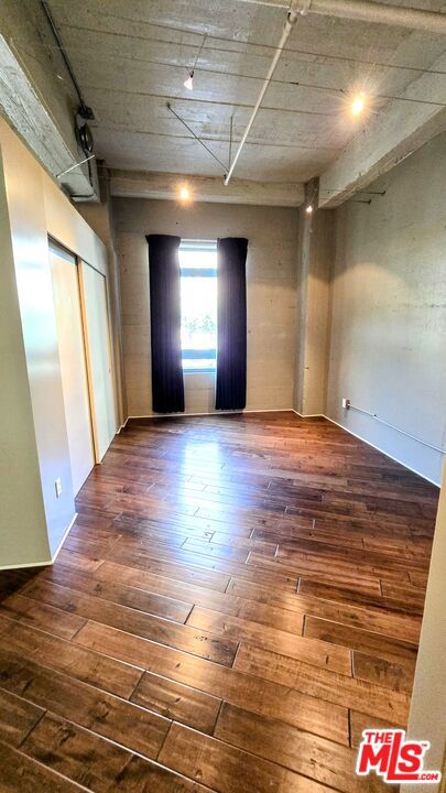 849 S Broadway, Los Angeles CA: https://media.crmls.org/mediaz/56edad45-eb69-4c7d-84f1-cd303f7d06a5.jpg