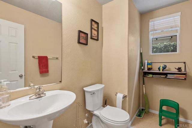 Detail Gallery Image 14 of 36 For 4313 Black Canyon Way, Oceanside,  CA 92057 - 4 Beds | 2/1 Baths