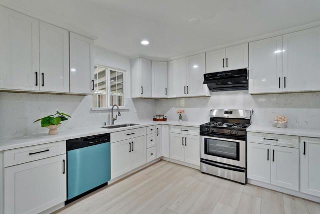 764 4th Avenue, Redwood City CA: https://media.crmls.org/mediaz/56ef2664-98da-4ac2-abd3-40266ba0ce1c.jpg