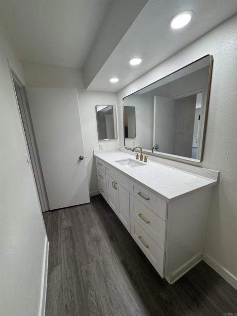 552 Canyon Drive, Oceanside CA: https://media.crmls.org/mediaz/56ef7c88-c266-4bff-a361-2e8e6e2278f7.jpg