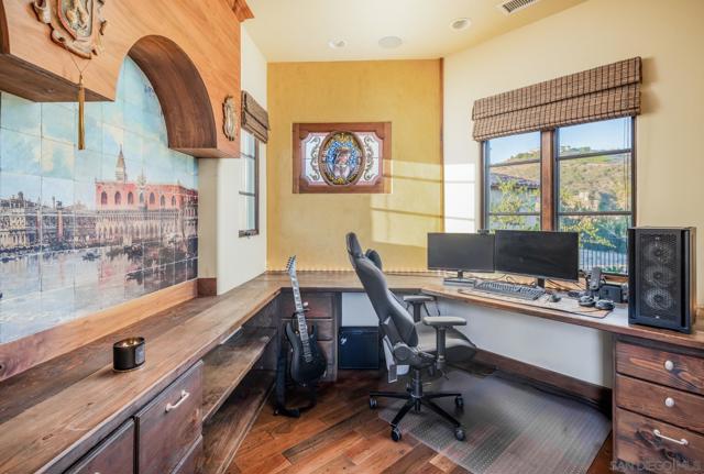 18113 El Brazo, Rancho Santa Fe CA: https://media.crmls.org/mediaz/56ef838c-2a9c-4f90-a28b-ca34bd2382c4.jpg