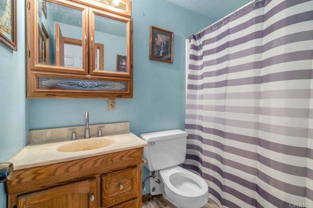 13442 Mountainside Drive, Poway CA: https://media.crmls.org/mediaz/56efaa34-fadc-4a38-a23b-8e0e230a145e.jpg