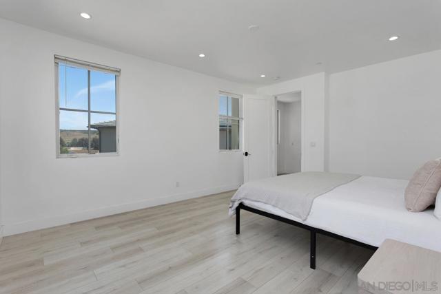 12410 Aria Ct, Poway CA: https://media.crmls.org/mediaz/56efb739-4d91-409d-962c-19a46e090299.jpg