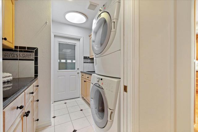 105 Vista Del Prado, Los Gatos CA: https://media.crmls.org/mediaz/56f00b37-5ee7-43b3-ba35-051815244d19.jpg