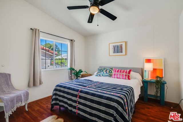 1151 Comanche, Topanga CA: https://media.crmls.org/mediaz/56f0a83b-911f-4dff-bb66-79985b5a084d.jpg