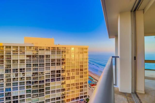 1720 Avenida Del Mundo, Coronado CA: https://media.crmls.org/mediaz/56f0c068-bd7b-476e-8112-034365e6abf7.jpg
