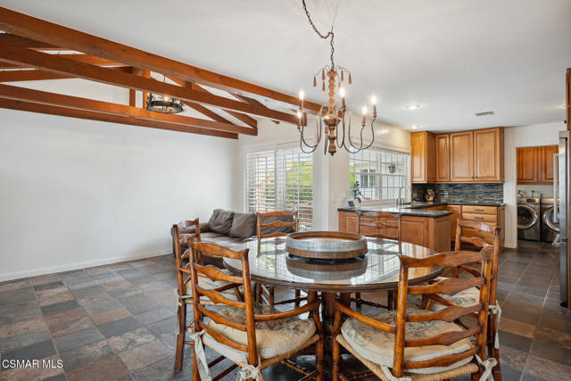 566 Rancho Road, Thousand Oaks CA: https://media.crmls.org/mediaz/56f16f71-7168-4e69-b9be-d6d3f70ae409.jpg