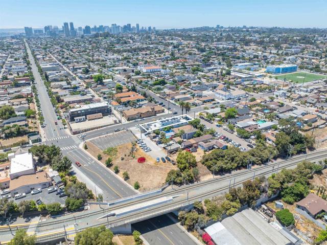 3209 L Street, San Diego CA: https://media.crmls.org/mediaz/56f2126f-094c-4a03-8f32-de82320b2053.jpg