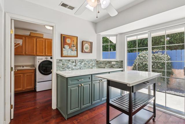4464 Maple Ave, La Mesa CA: https://media.crmls.org/mediaz/56f239ce-ccfb-4a9a-96be-8ebd0816000d.jpg