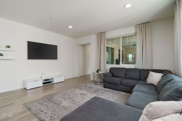 Detail Gallery Image 10 of 31 For 2850 Wagon Wheel Rd #402,  Oxnard,  CA 93036 - 3 Beds | 2/1 Baths