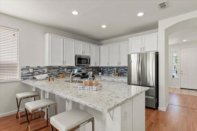 45 Diggins Drive, Folsom CA: https://media.crmls.org/mediaz/56f2d286-2fe1-4438-90af-dc100f2cb1f7.jpg